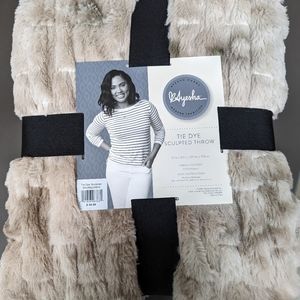 NWT Ayesha Curry Tie Dye Throw Blanket